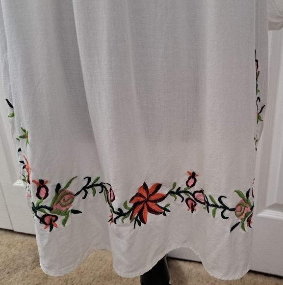 Boho Peasant Blouse With Embroidered Flowers - Picture 4 of 11